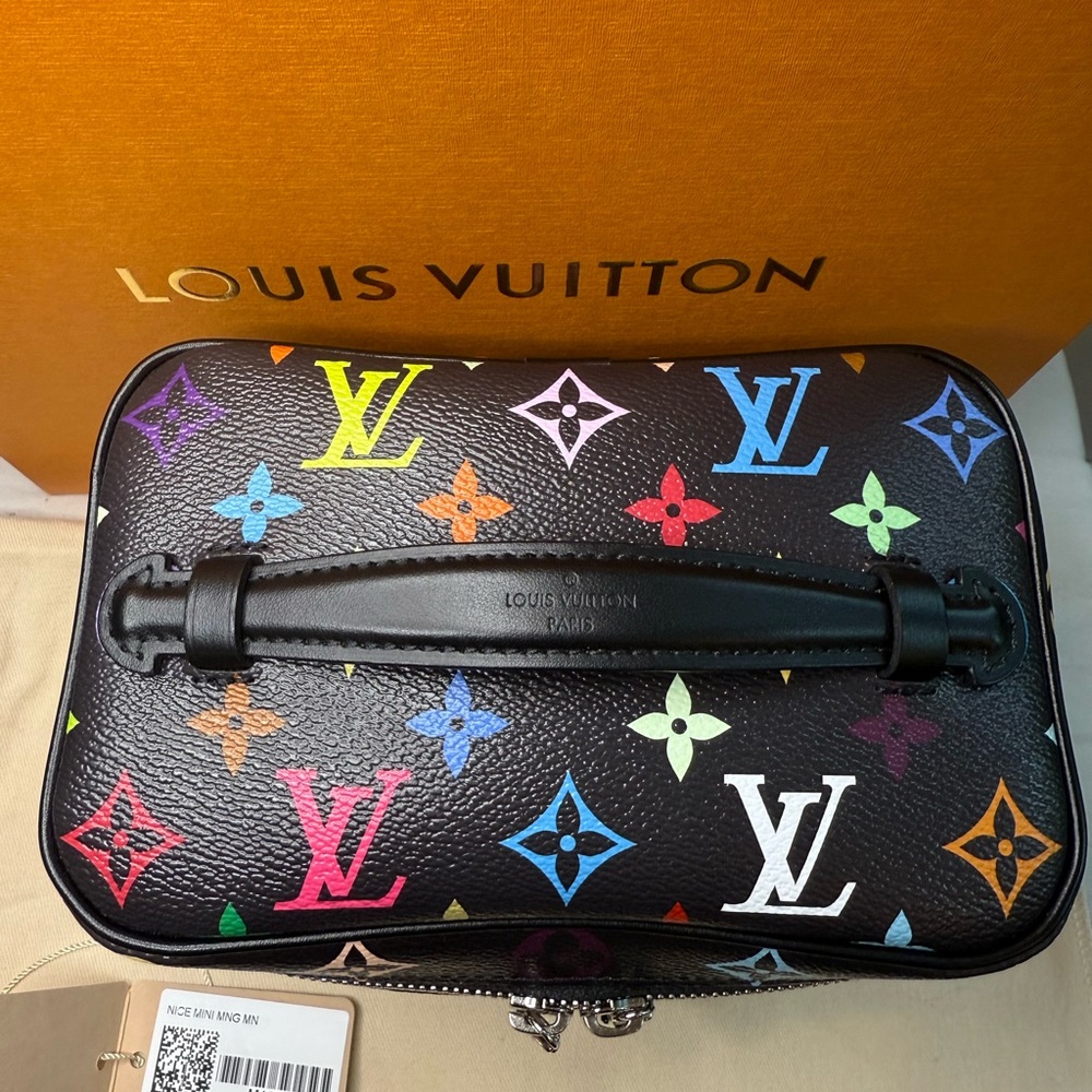 🖤Takashi Murakami LV x TM Nice
Black - Picture 5 of 13